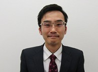 講師